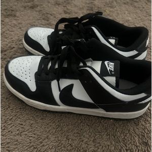 Women’s black and white dunk
